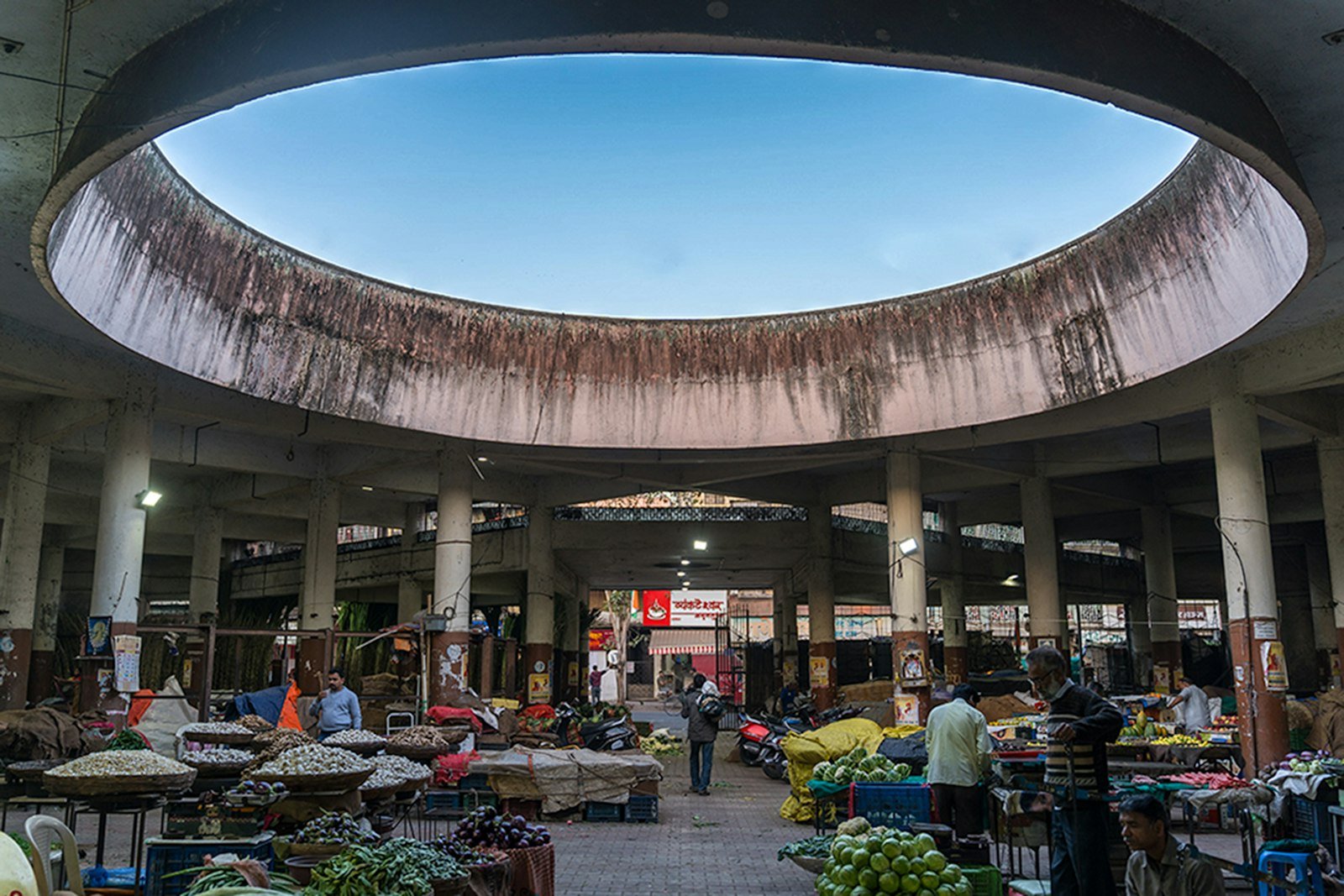 Representative image of a wholesale vegetable market